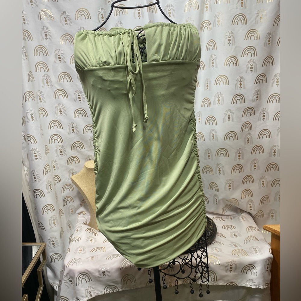 Elegant Strapless Green Dress